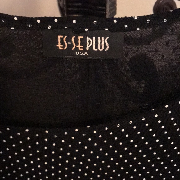 60)  ES-SE PLUS BLOUSE - Picture 2 of 3